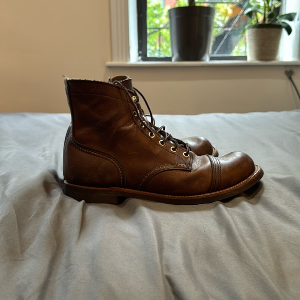 Red Wing Iron Ranger Men’s Size 9 D - Amber / Brown